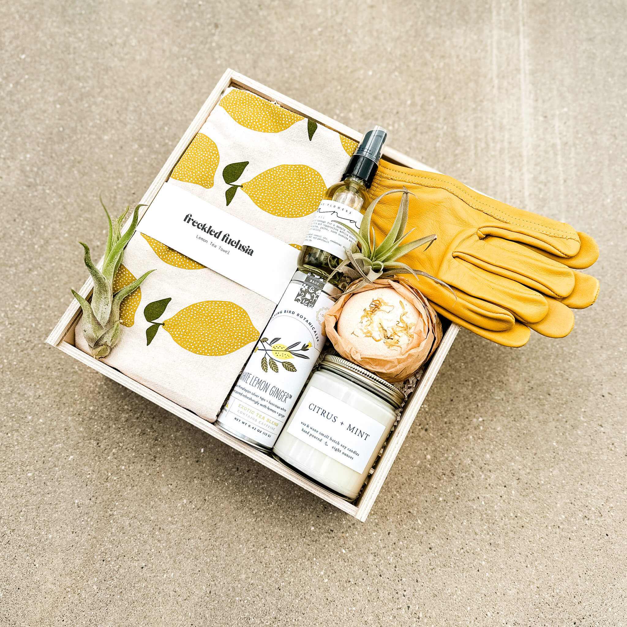 Buy/Send Home Fragrance Diffuser Gift Set- Lemon Grass Online- FNP
